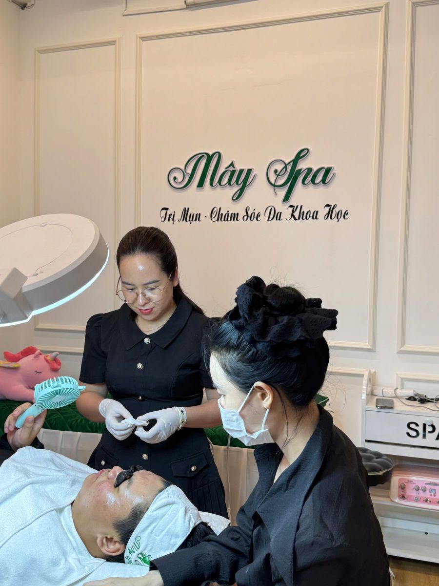 Được đào tạo trực tiếp bởi Spa Manager giàu kinh nghiệm