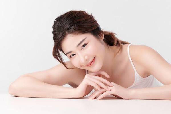 BÍ QUYẾT CHĂM SÓC DA CHO PHỤ NỮ SAU 25 TUỔI BÍ QUYẾT CHĂM SÓC DA CHO PHỤ NỮ SAU 25 TUỔI