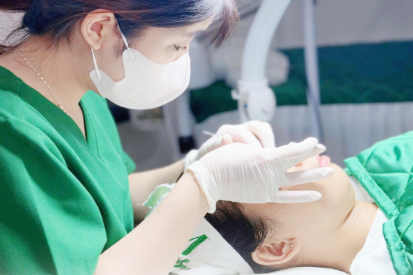 LIỆU TRÌNH PHỤC HỒI CHUYÊN SÂU CHO DA MỤN – DA KÍCH ỨNG – DA NHẠY CẢM